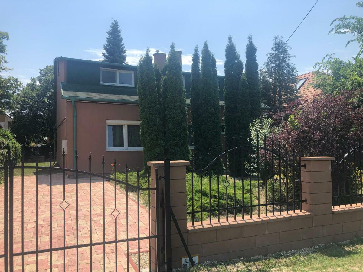 Villa Casa Mia Balatonlelle Exteriör bild